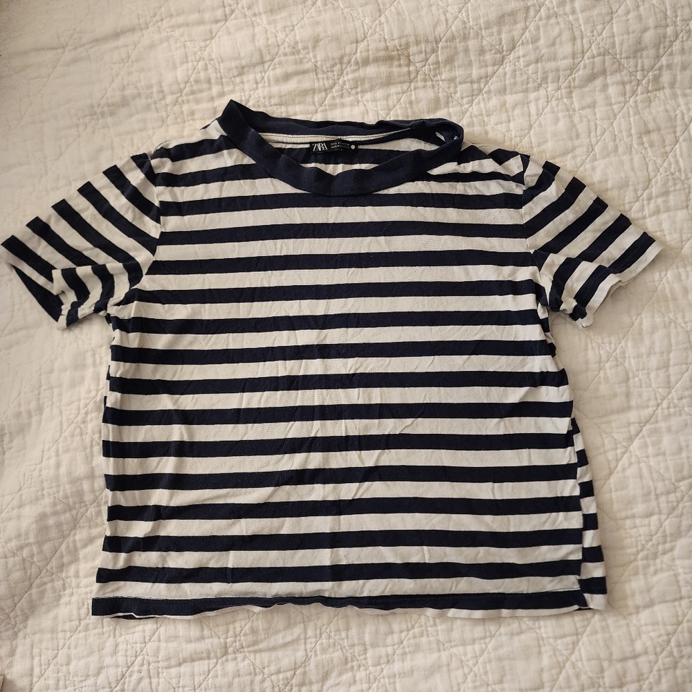 Zara Small Short Sleeve Striped Navy and White T-Shirt